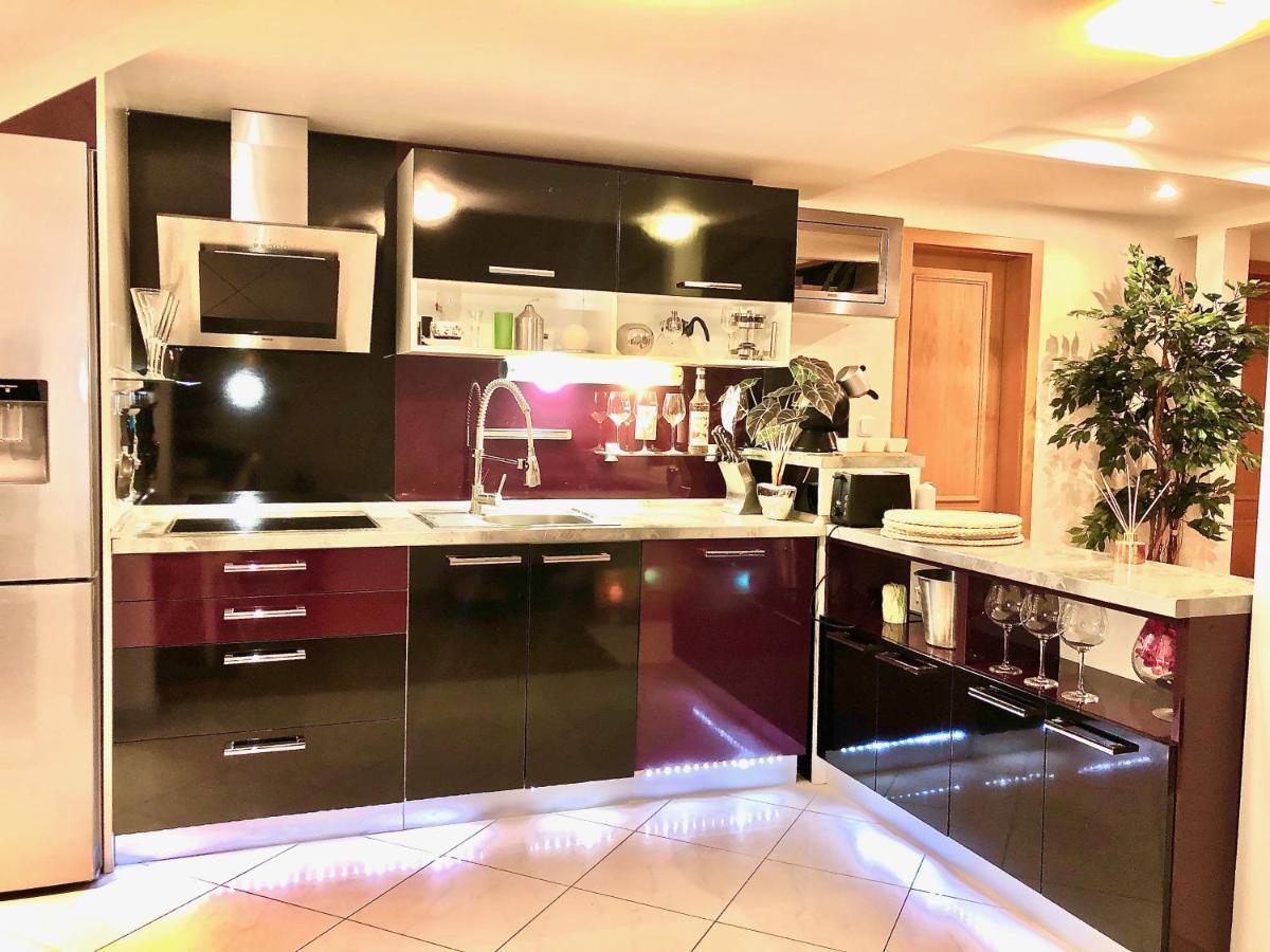 Duplex With Quite Terrace On Wenceslas Sq. Прага Екстериор снимка